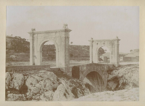 [Pont Flavien à Saint-Chamas] : [photographie] / Claude Gondran