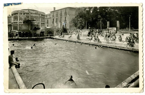 386. Aix-en-Provence (B.-du-R.). La piscine de l’Hôtel des Thermes : [carte postale]