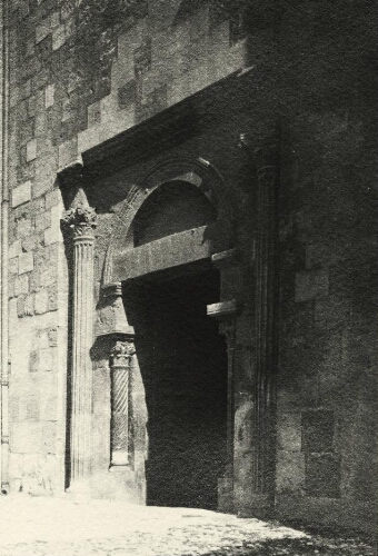 [Porte de la cathédrale Saint-Sauveur] : [photographie] / James D. Basey